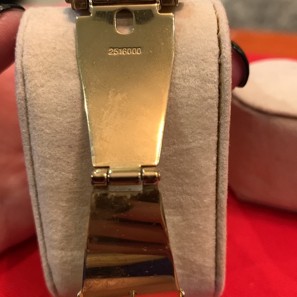 Michael Kors Watch - Picture 4 of 6